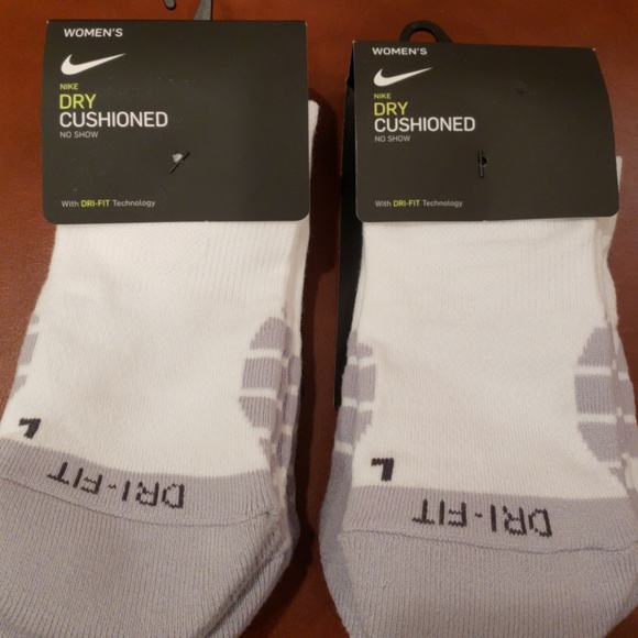 nike socks medium size